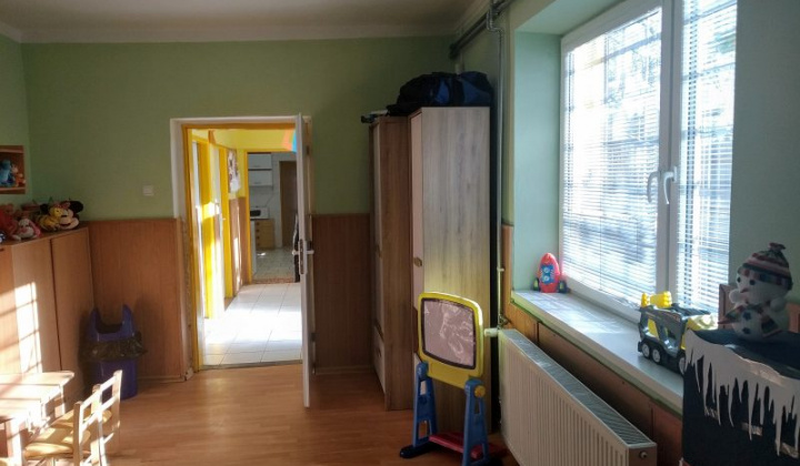 8. fotografia fotogalérie Pričlenené zariadena / Útulok pre osamelých rodičov s deťmi - foto