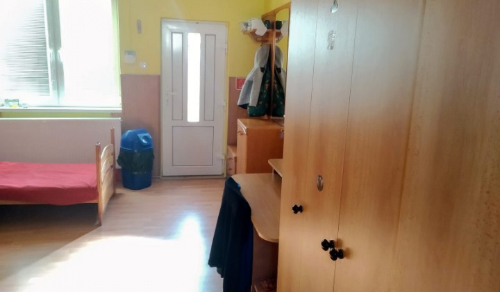 14. fotografia fotogalérie Pričlenené zariadena / Útulok pre osamelých rodičov s deťmi - foto